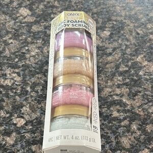 ONYX PROFESSIONAL 4PC FOAMING BODY SCRUB 93% NATURAL INGREDIENTS NWT